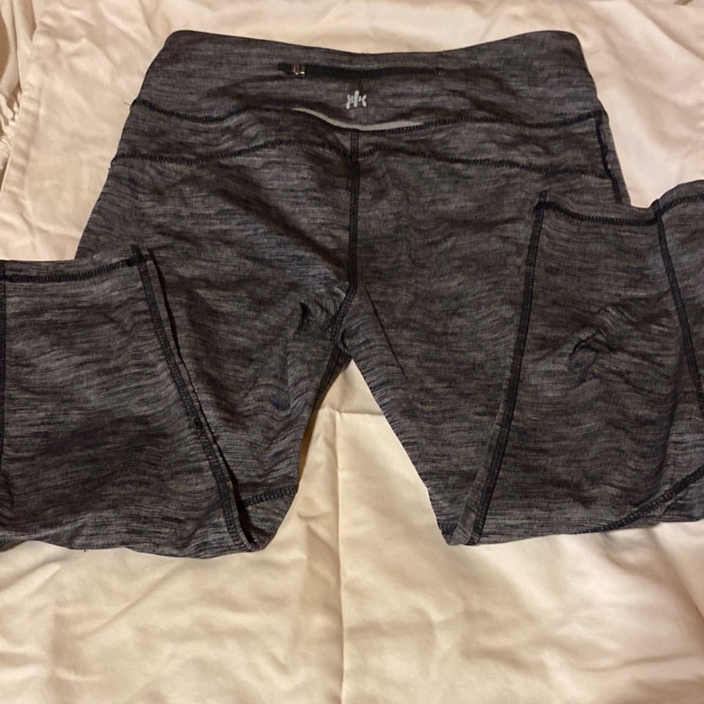 Kyodan Gray Leggings with Elastic Waistband and Stretchy Fabric and Back Pocket